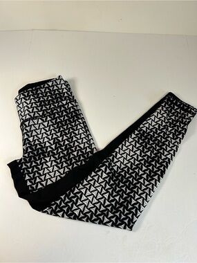 Knockout by Victoria's Secret Black and White Geometric Starburst Leggings